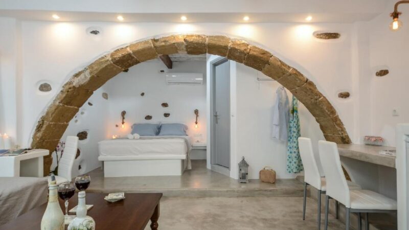 Venetian Suites , Naxos